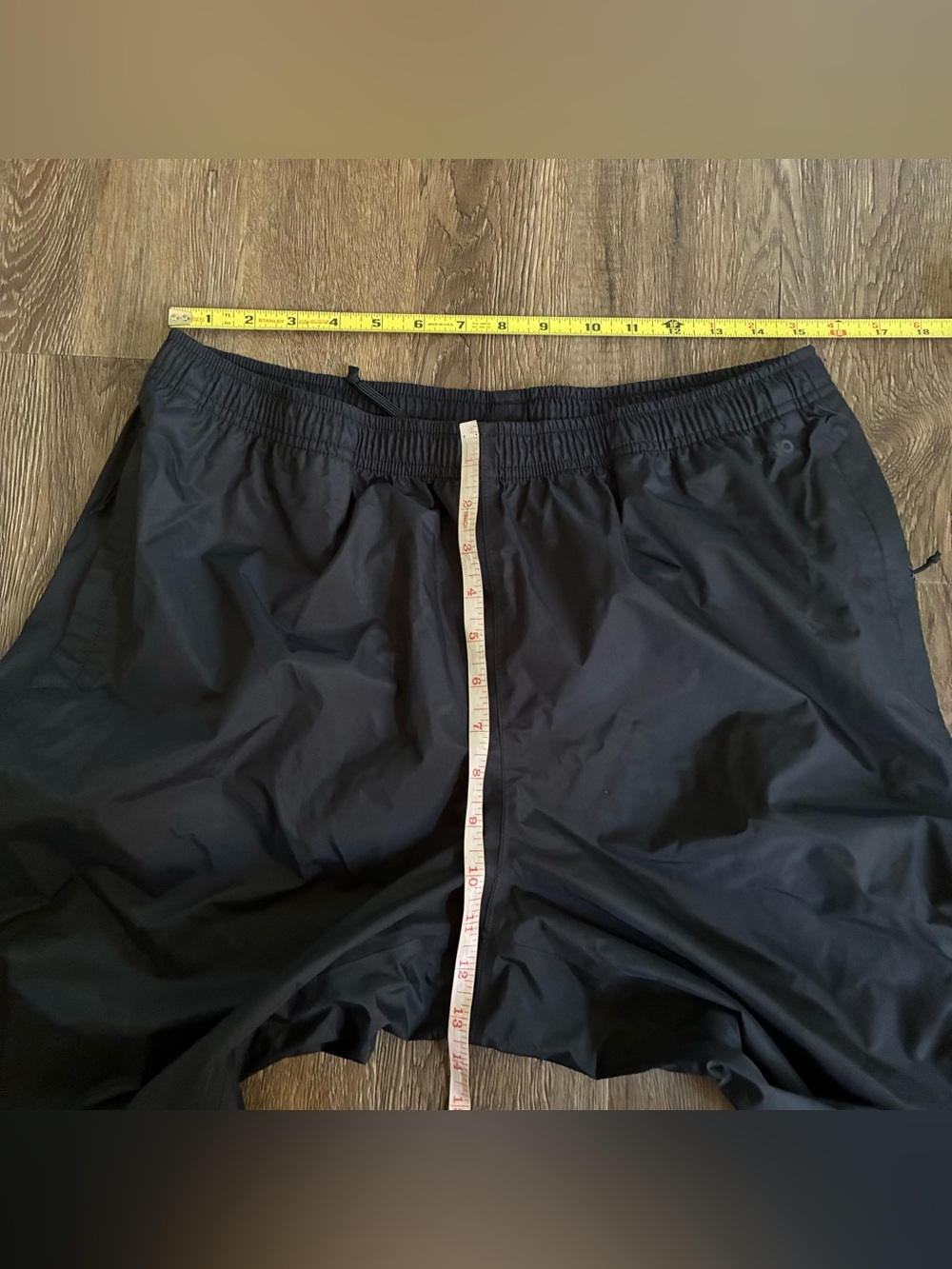 Patagonia Women's Torrentshell 3L Rain Pants in Black - Short - Picture 5 of 6